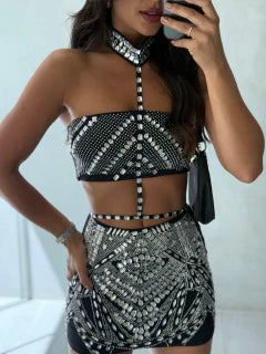 Vestido gola pedraria