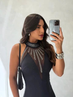 Vestido decote tule pedraria